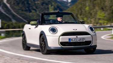 MINI Cooper Convertible S Paul Smith Edition - front cornering