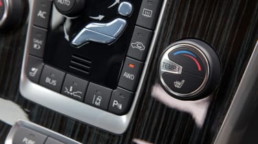 Volvo V60 Plug-in Hybrid centre console