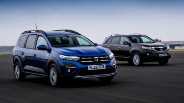 New Dacia Jogger vs used Kia Sorento - front tracking