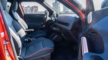 MINI Aceman - front seats