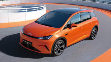 BYD Dolphin G DM-i - front cornering