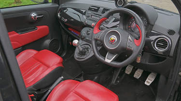 Abarth 600e Scorpionissima - 595 interior