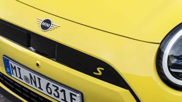 MINI Cooper SE - front detail