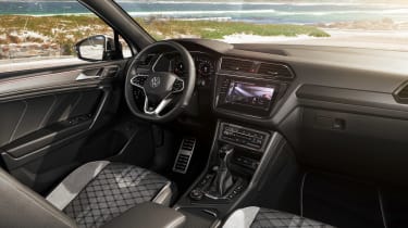 Volkswagen Tiguan Allspace - dash