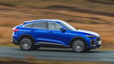 Audi Q5 Sportback - side