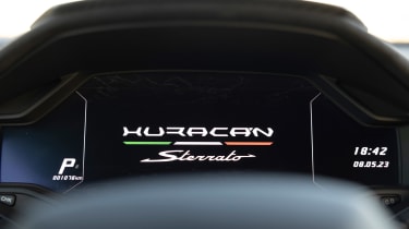 Lamborghini Huracan Sterrato - dials
