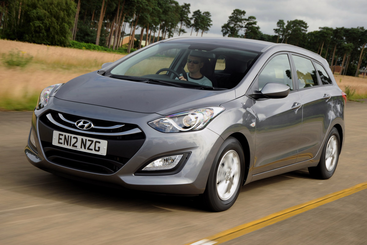 Hyundai i30 Tourer  Auto Express