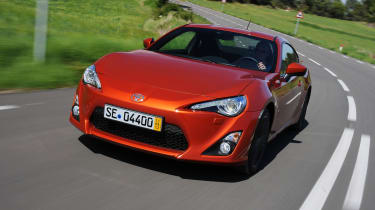 Toyota GT 86 front cornering