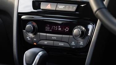 Suzuki Vitara Full Hybrid - centre console