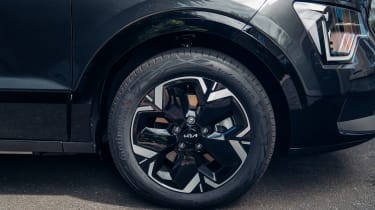 Kia Niro EV - front o/s wheel