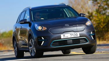 Kia e-Niro - front cornering