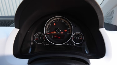 Volkswagen up! 1.0 TSI petrol - dials
