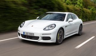 Porsche Panamera Hybird front tracking