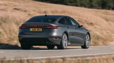 Audi A6 e-tron - panning