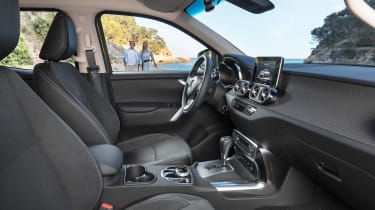 Mercedes X-Class - front seats
