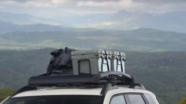 Dacia Duster - roof rack with luggage