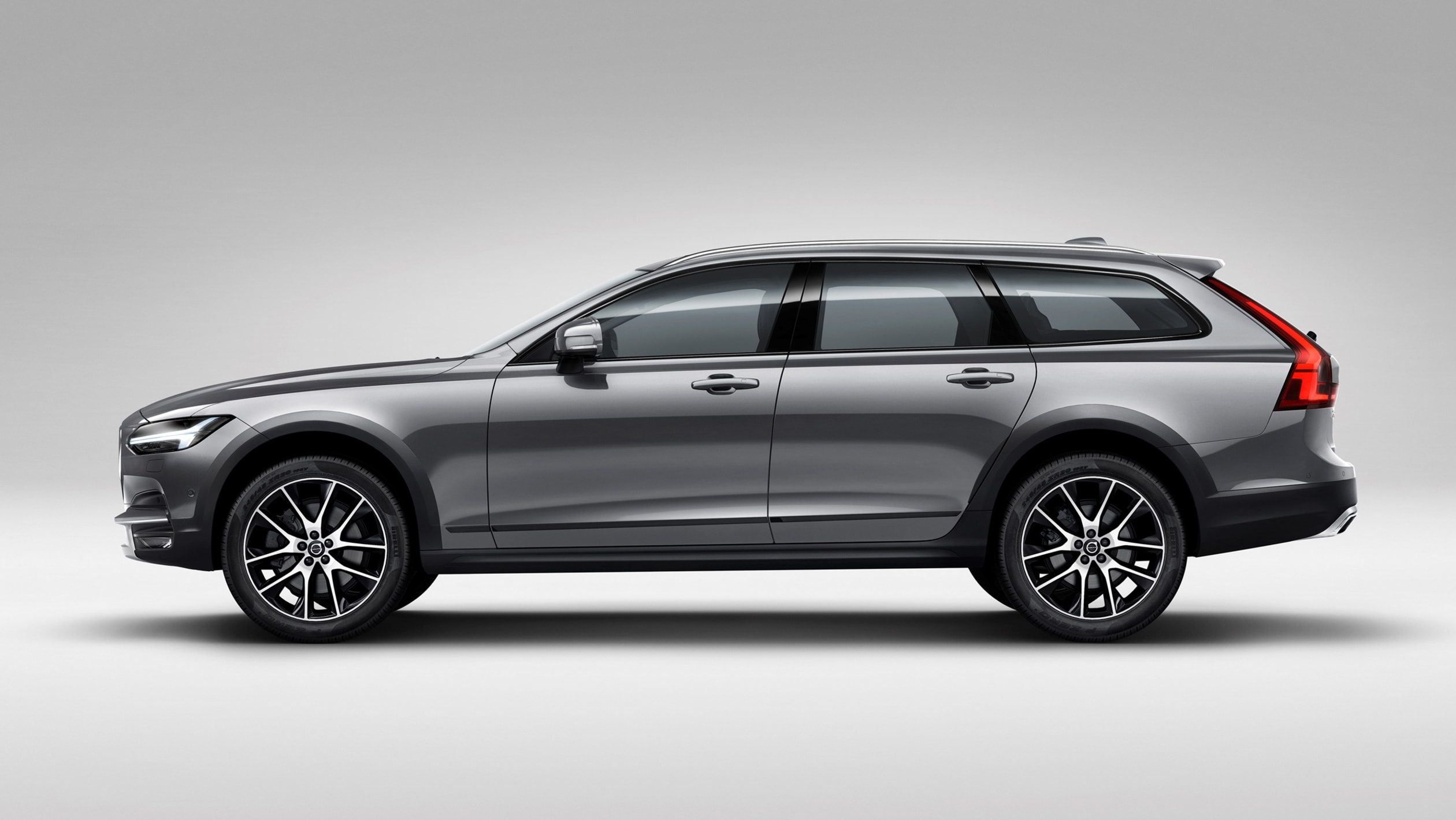 New Volvo V90 Cross Country Revealed Pictures Auto Express 2421