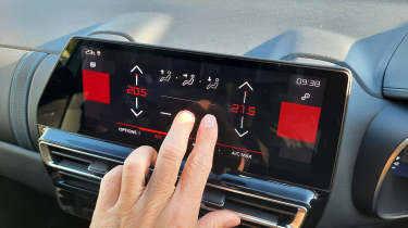 Citroen C5 Aircross - climate control screen