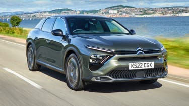 Citroen C5 X PHEV - front tracking