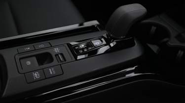 Volkswagen Golf GTE vs Toyota Prius - Prius centre console