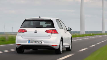VW Golf BlueMotion 1.0 TSI rear tracking