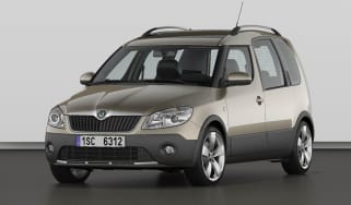 Skoda Roomster Scout front three-quarters