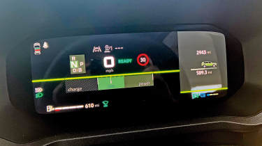 Dacia Bigster Journey hybrid 155 - driver display