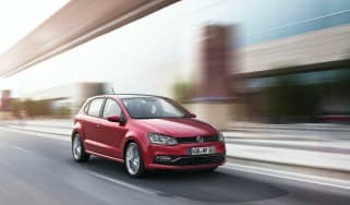 Volkswagen Polo 2014 tracking red
