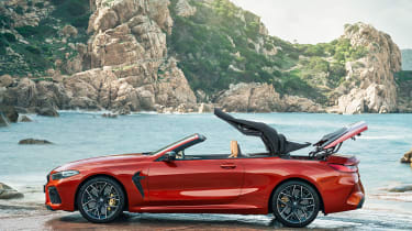 BMW M8 Competition Convertible - roof closing