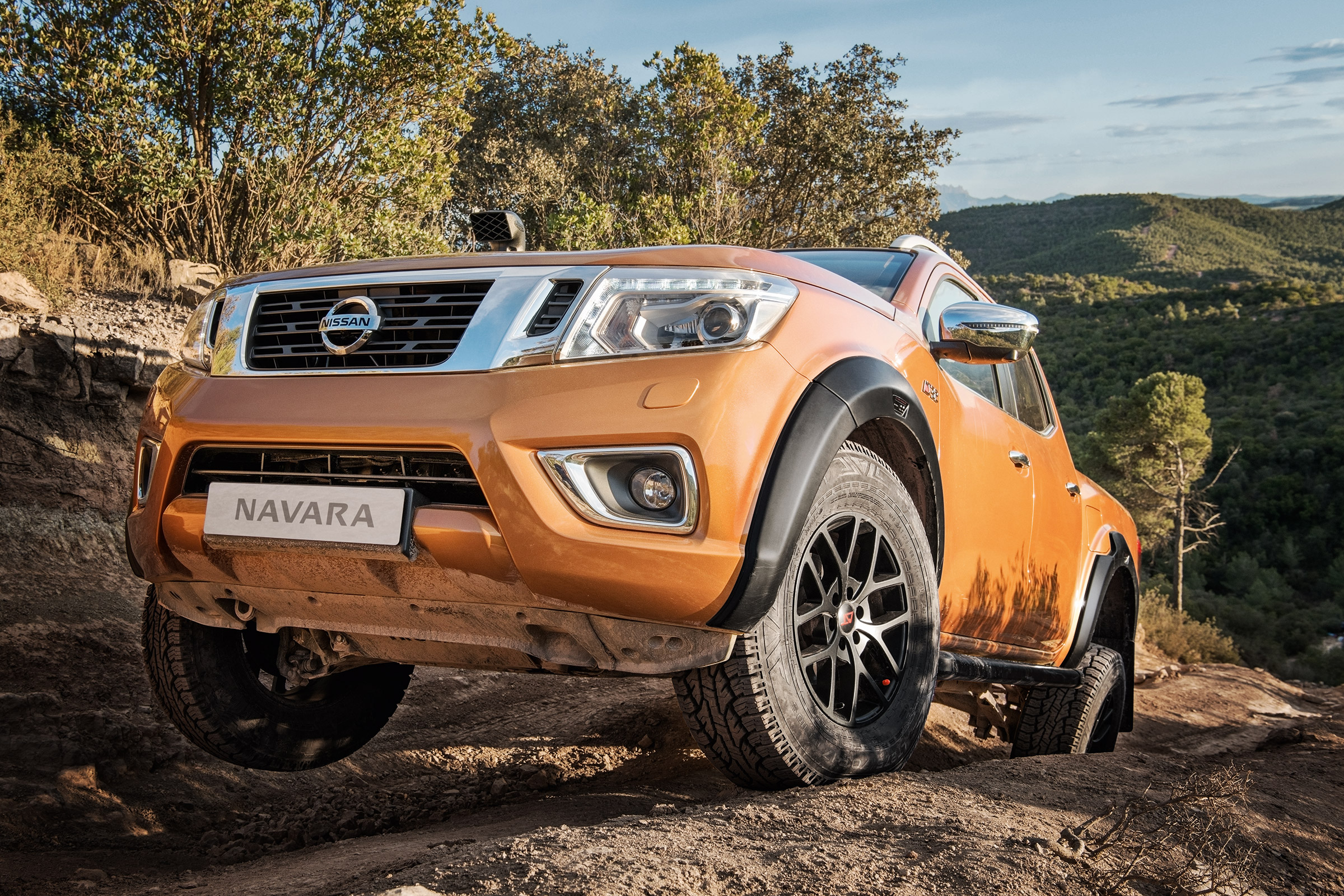 New Nissan Navara Off-Roader AT32 revealed at 2018 CV Show | Auto Express