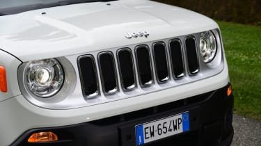 Jeep Renegade grille