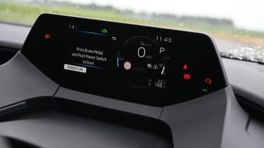Volkswagen Golf GTE vs Toyota Prius - Prius instrument cluser