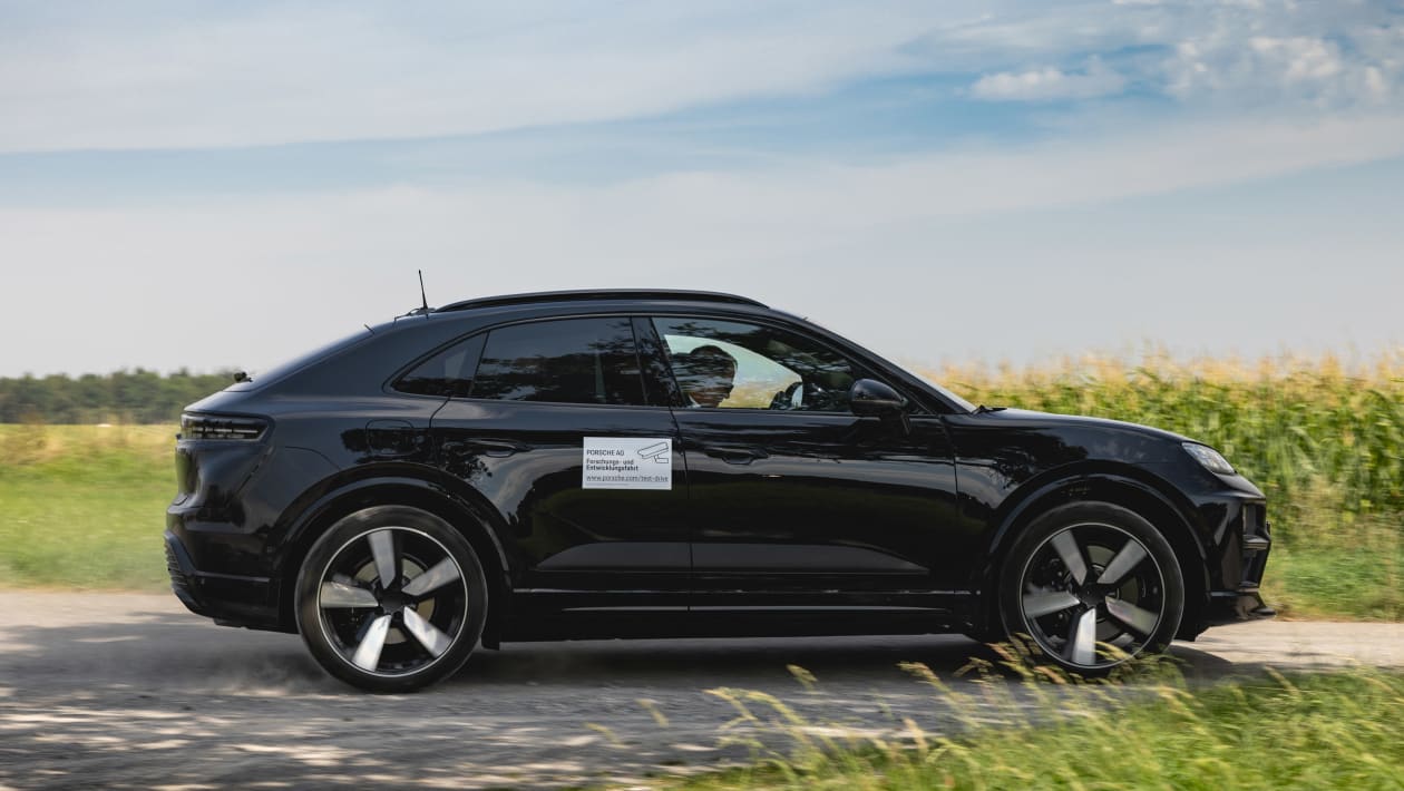 Porsche%20Macan%20EV%20prototype-4.jpg
