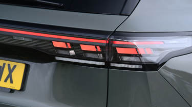 Volkswagen Tiguan - tail light