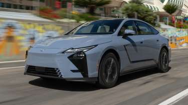 Lexus ES - front action