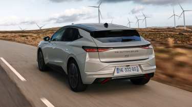 DS No4 E-Tense - rear tracking