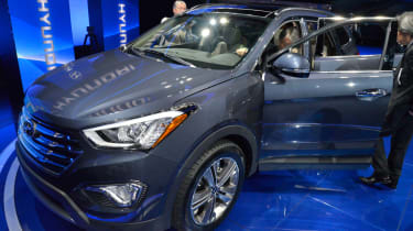 Hyundai Santa Fe LWB front