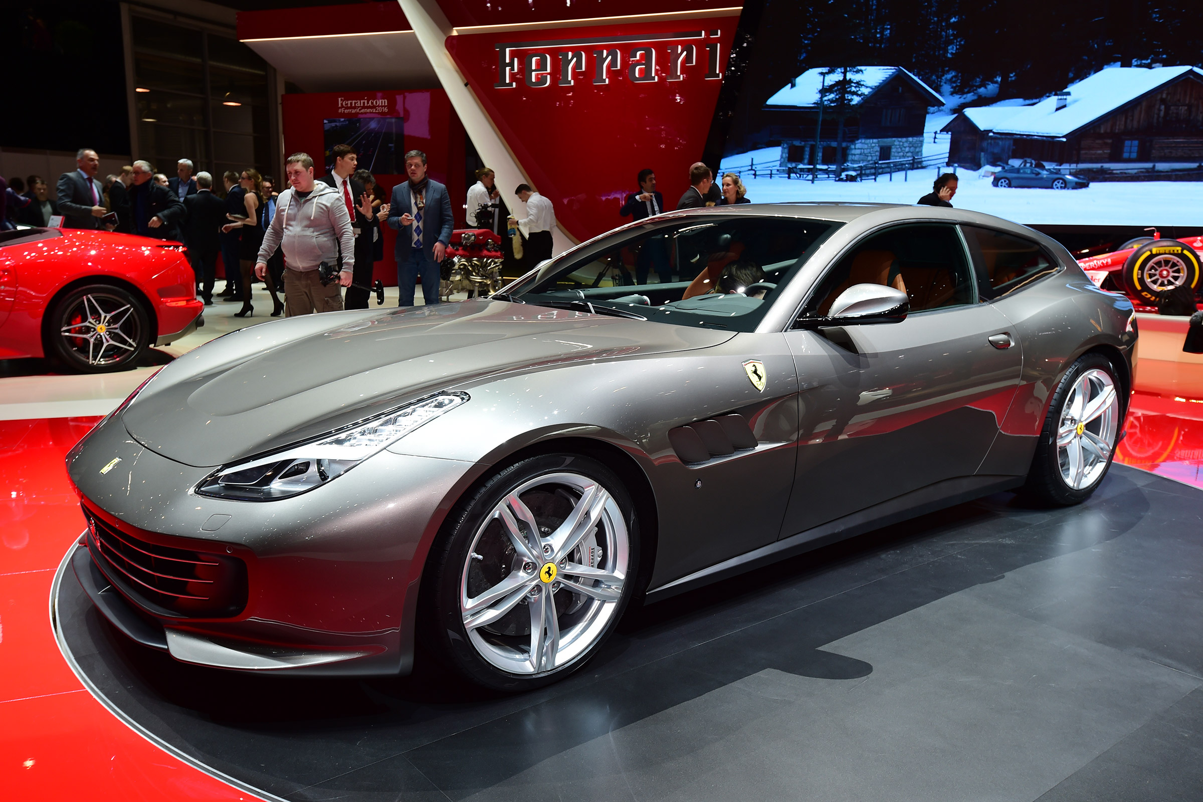 Феррари gtc4lusso