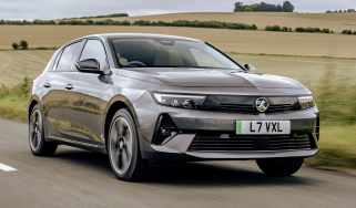 Vauxhall Astra - dynamic front 3/4