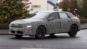 Citroen C5 electric car spy shots