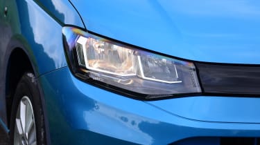 Volkswagen Caddy Cargo - headlight