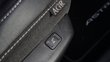 Vauxhall Astra Sports Tourer driver seat massage button