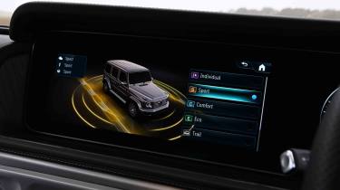 Mercedes G-Class - sport drive mode screen