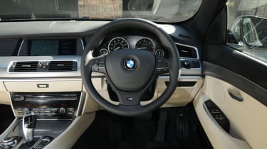 BMW 5 GT M Sport dash
