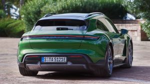 Porsche Taycan Cross Turismo - green rear static