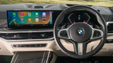 BMW X7 M60i xDrive - infotainment system