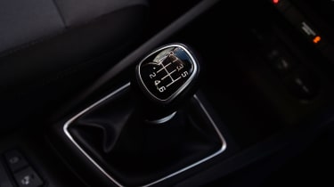 Hyundai i20 - gearstick
