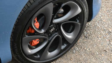 MG IM6 - alloy wheel