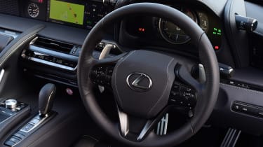 Lexus LC 500h - interior