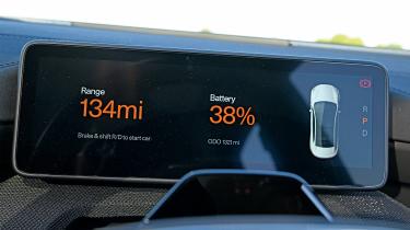 Polestar 4 - driver display